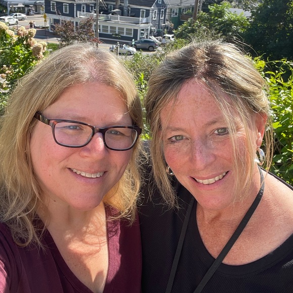 Meet your Posher, Sharon - Picture 2 of 2